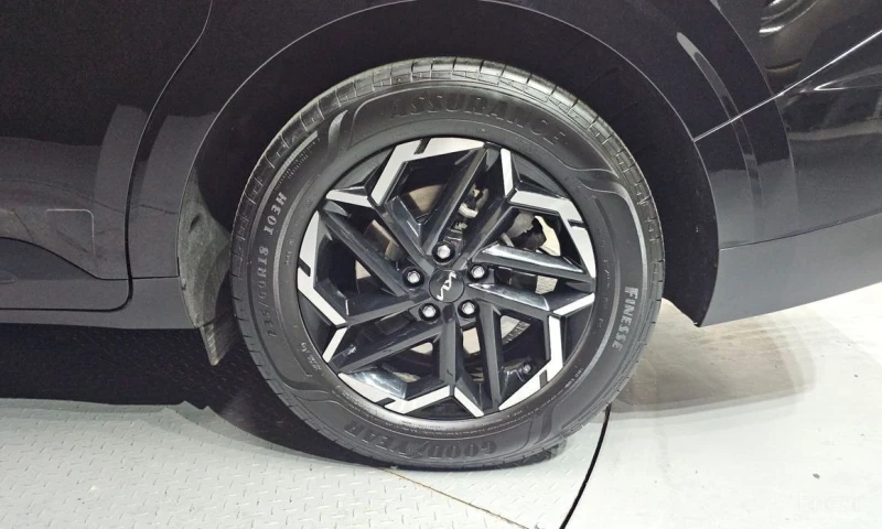 Kia Carnival, снимка 5 - Автомобили и джипове - 52928496