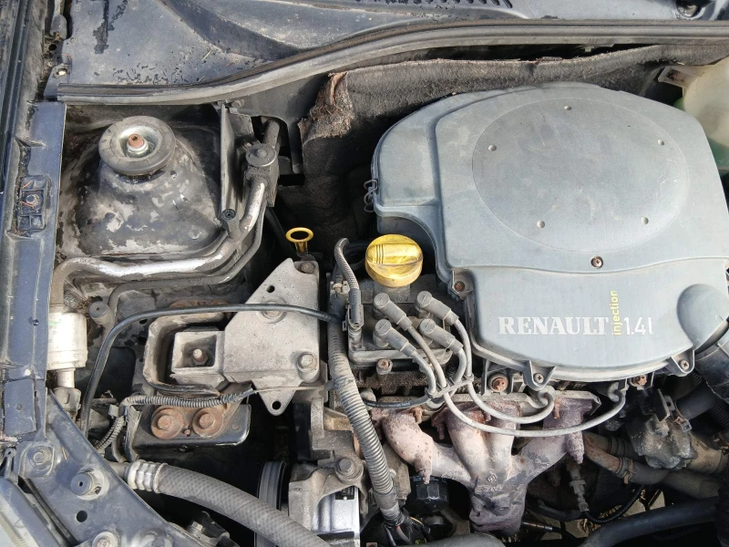 Renault Symbol, снимка 10 - Автомобили и джипове - 53061900