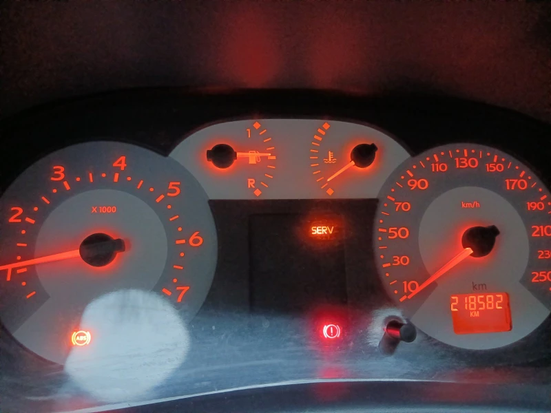 Renault Symbol, снимка 5 - Автомобили и джипове - 53061900