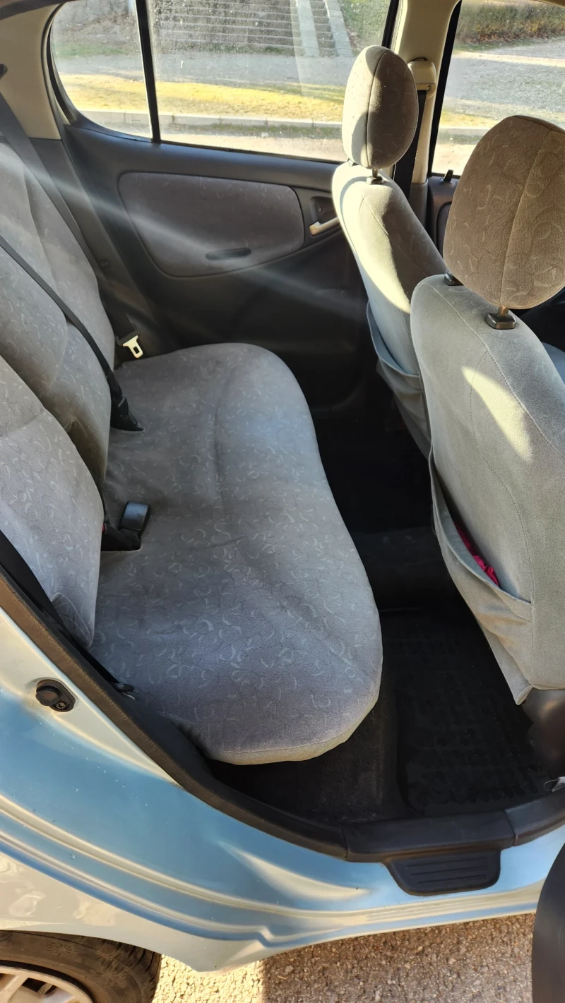 Toyota Yaris 1.3 Vvti, снимка 8 - Автомобили и джипове - 53240730