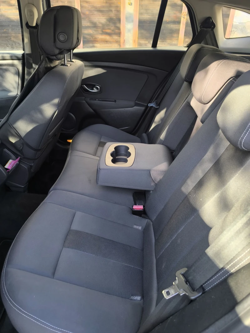 Renault Megane 1.5dci, снимка 11 - Автомобили и джипове - 53405466