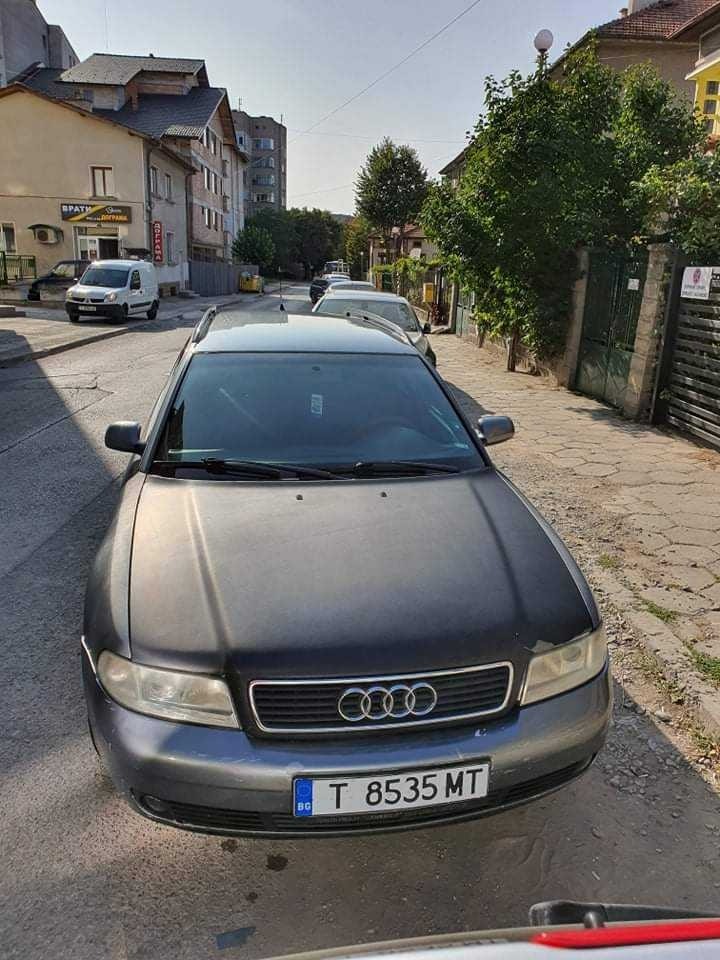 Audi A4, снимка 1 - Автомобили и джипове - 46248618