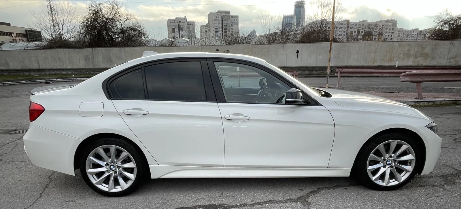 BMW 330 330ix - изображение 4