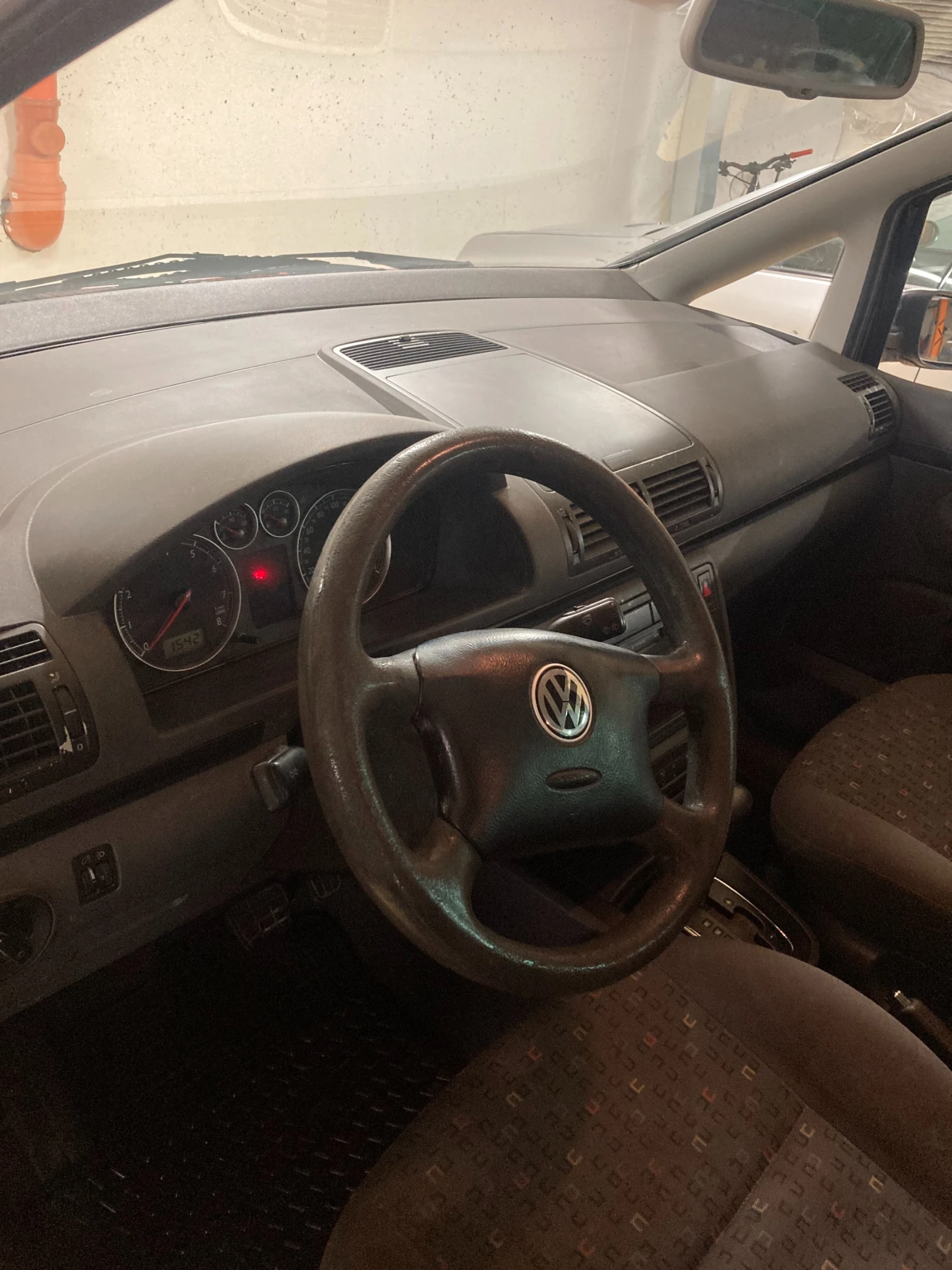 VW Sharan  - изображение 10