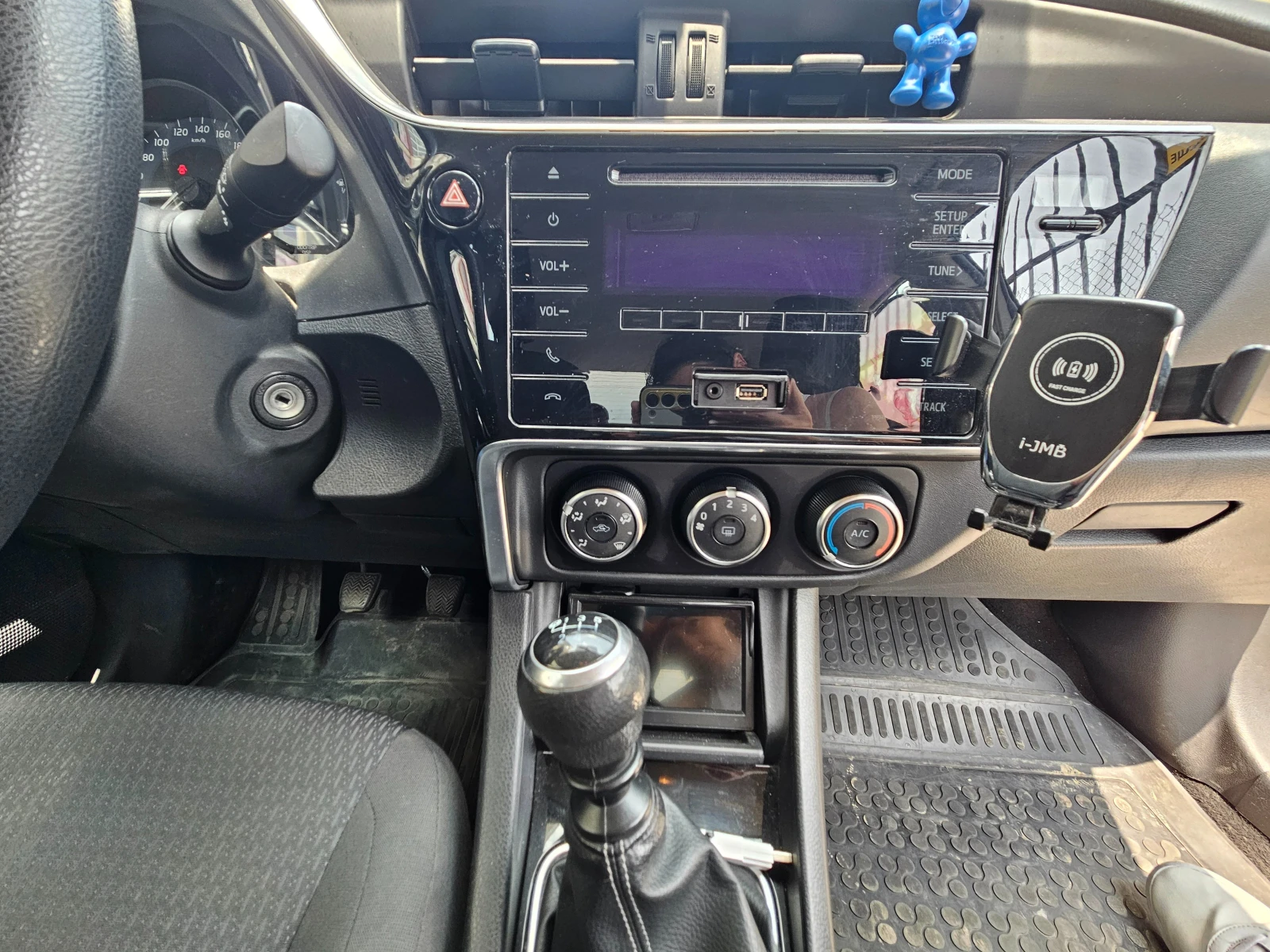 Toyota Corolla  - изображение 8