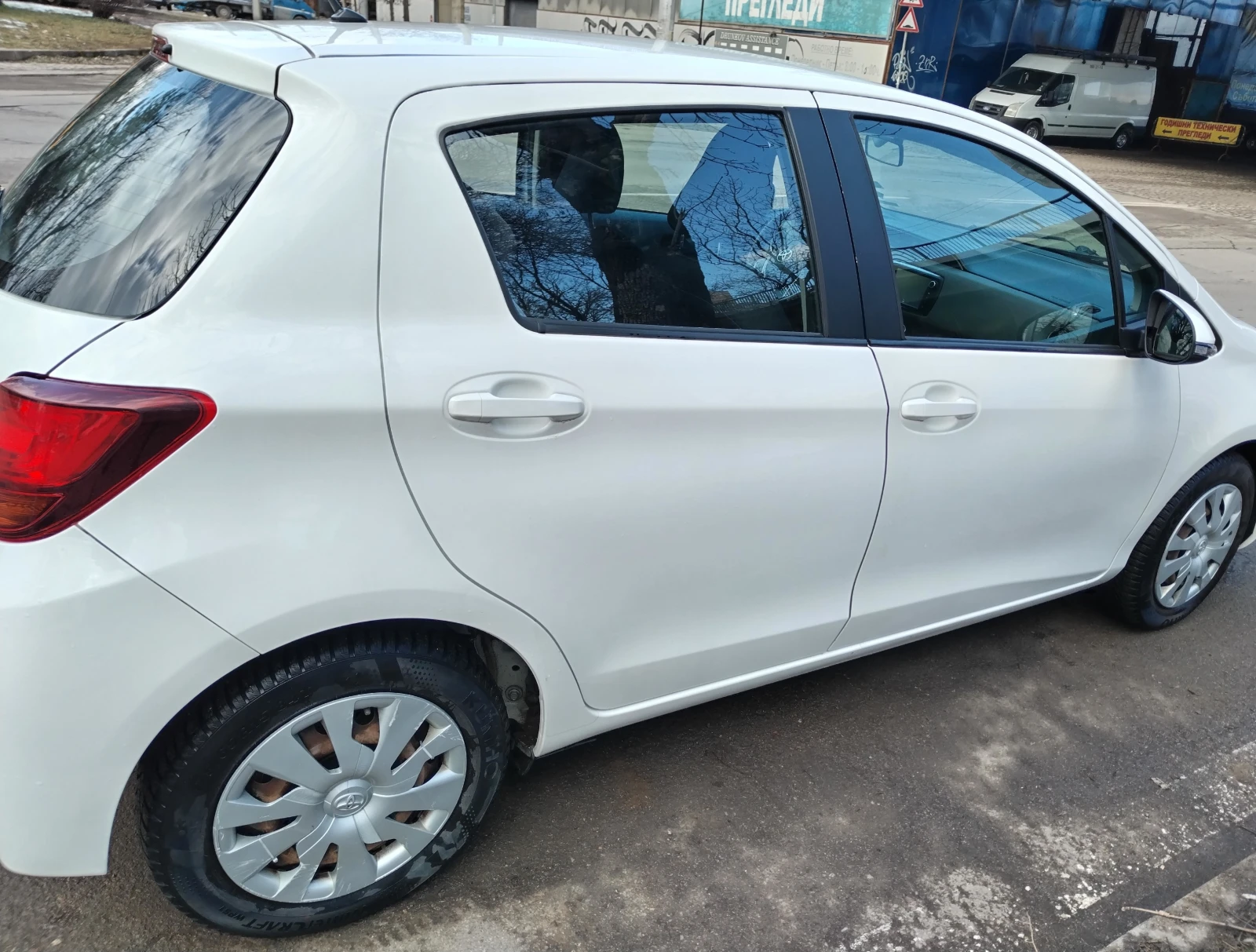 Toyota Yaris  - изображение 3