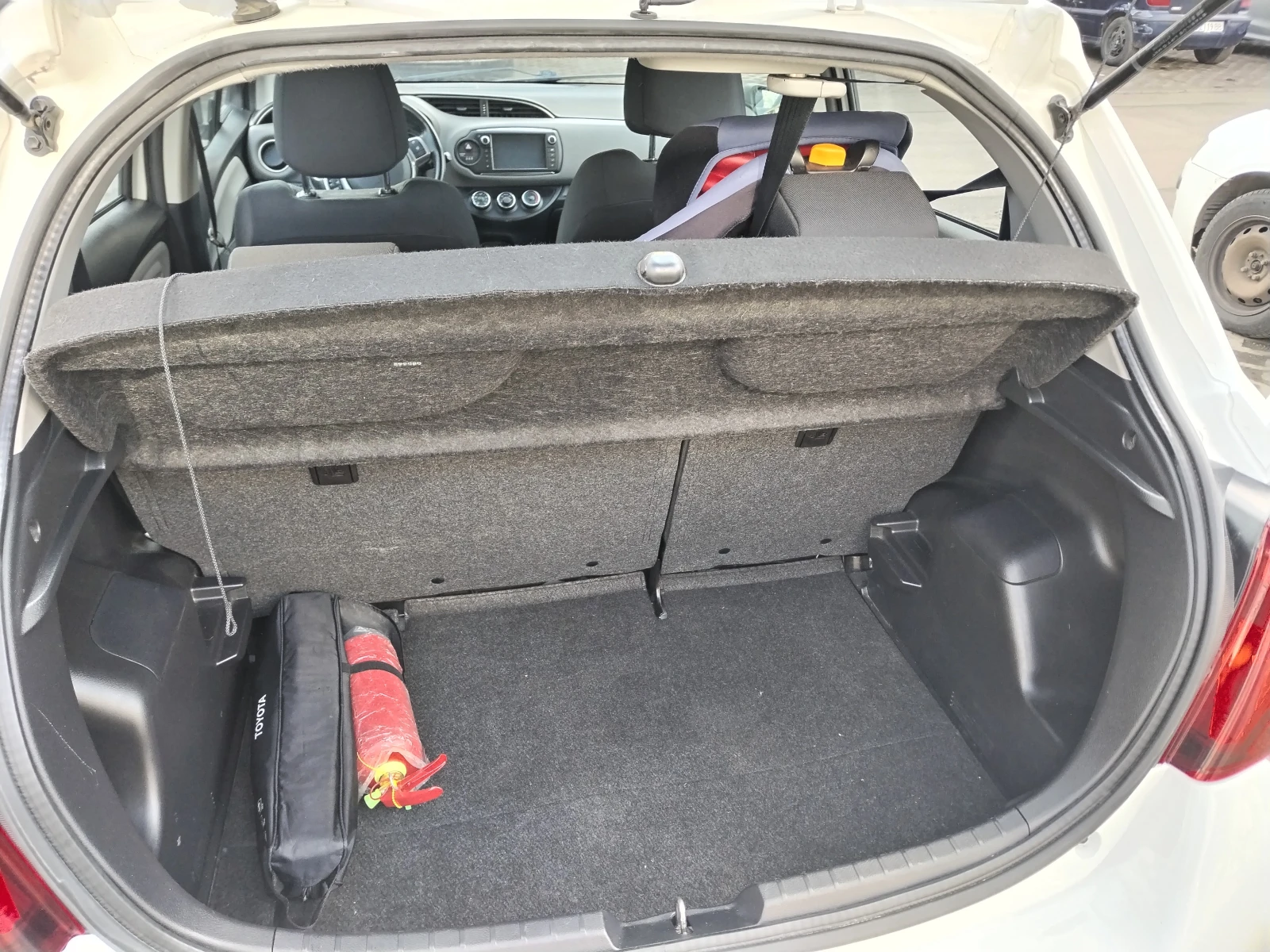 Toyota Yaris  - изображение 4