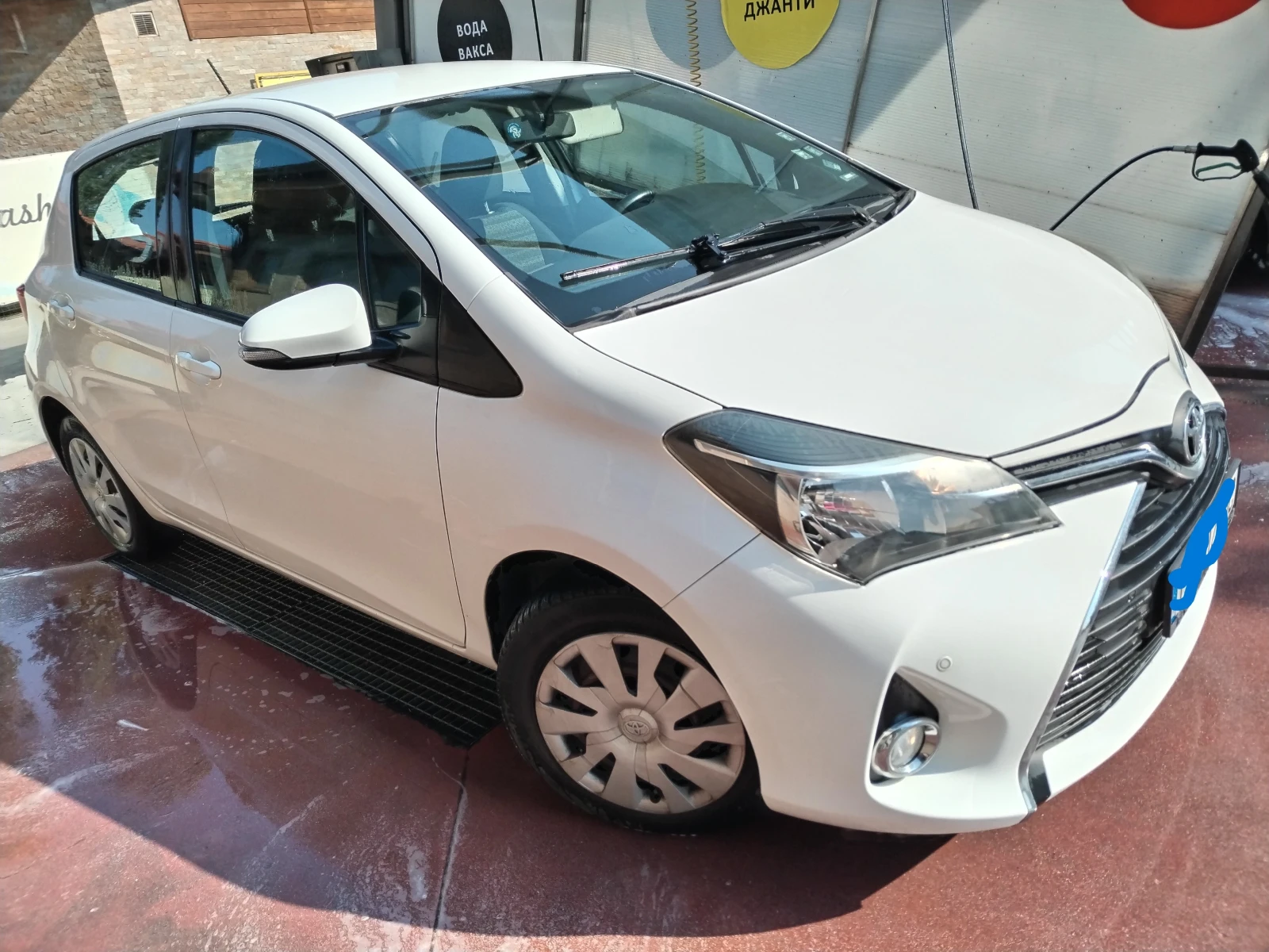 Toyota Yaris  - изображение 2