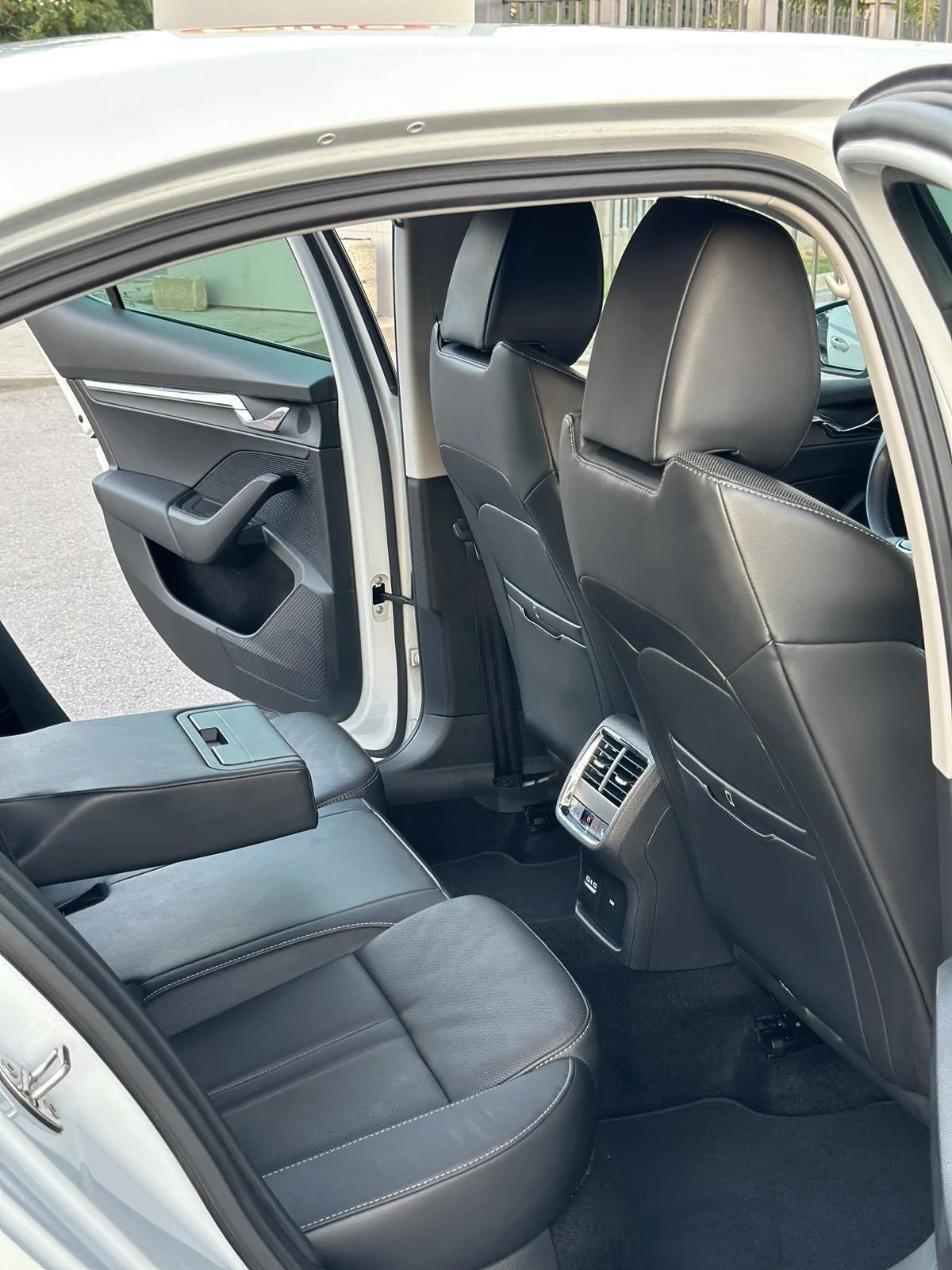 Skoda Octavia 2.0 140к.с. - изображение 10