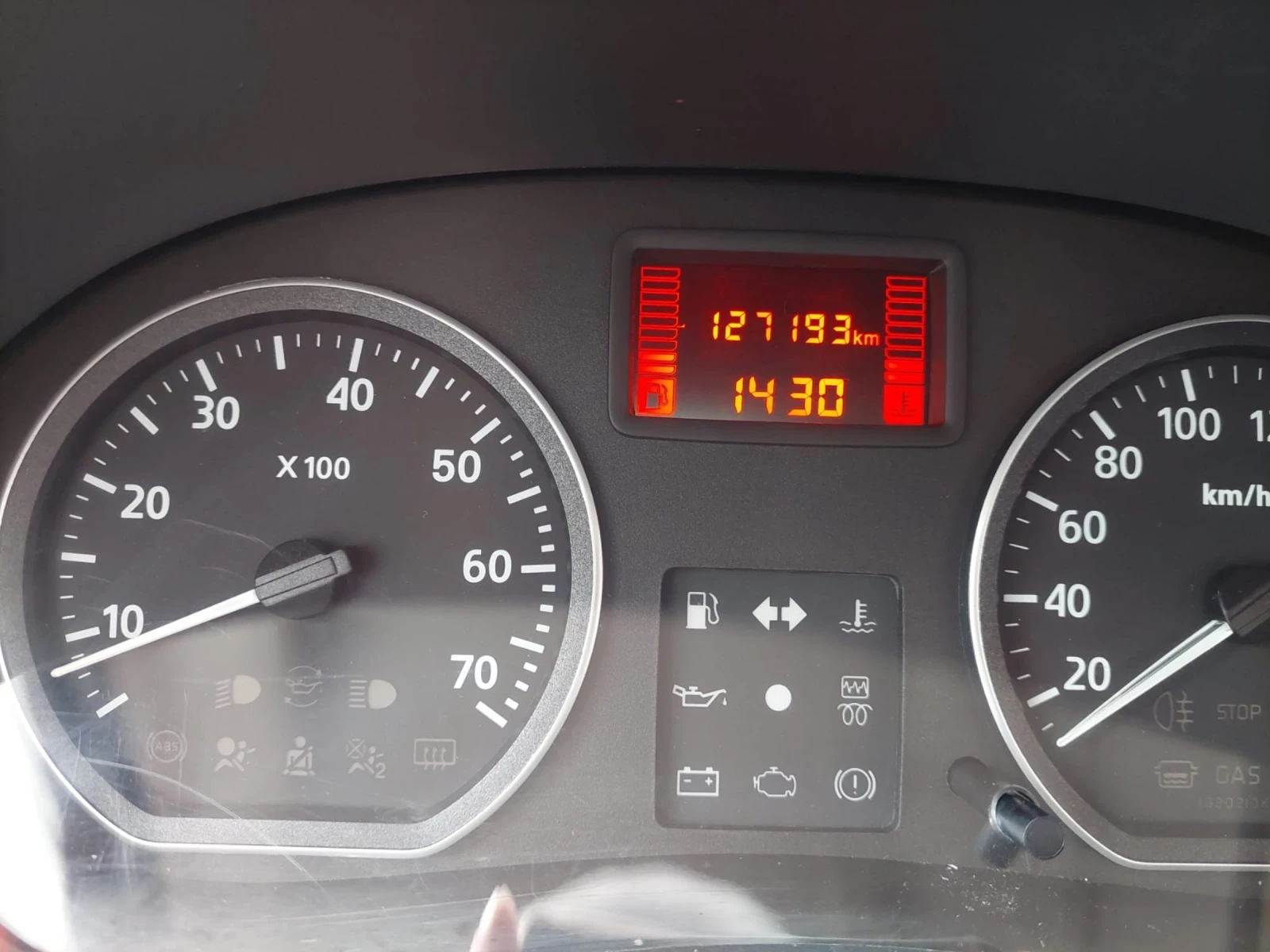 Dacia Logan 1.6I  6+ 1 127000km. НОВА - изображение 9