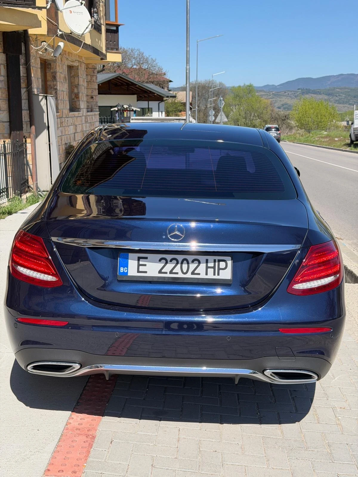 Mercedes-Benz E 220  4 MATIC -Спорт Пакет, снимка 3 - Автомобили и джипове - 54034504