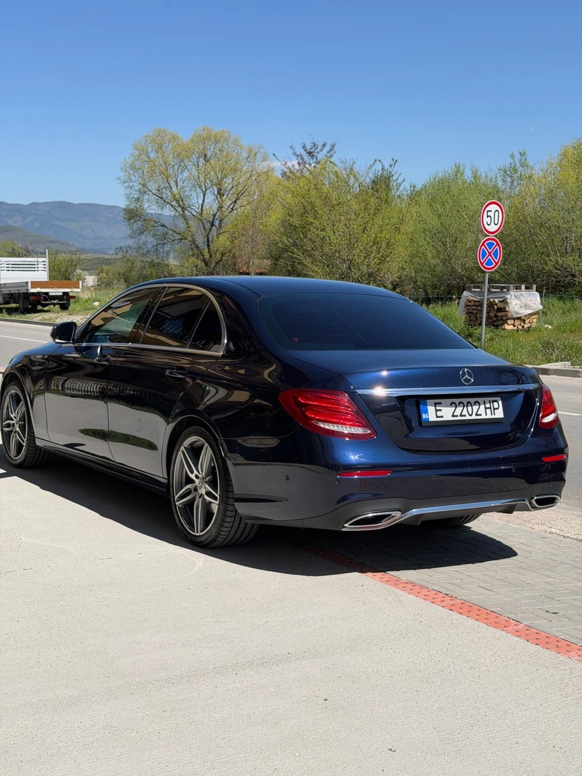 Mercedes-Benz E 220  4 MATIC -Спорт Пакет