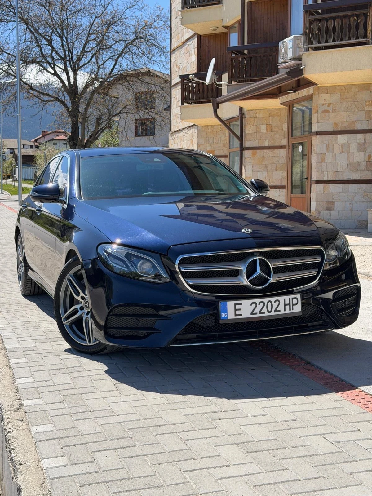 Mercedes-Benz E 220  4 MATIC -Спорт Пакет, снимка 2 - Автомобили и джипове - 54034504