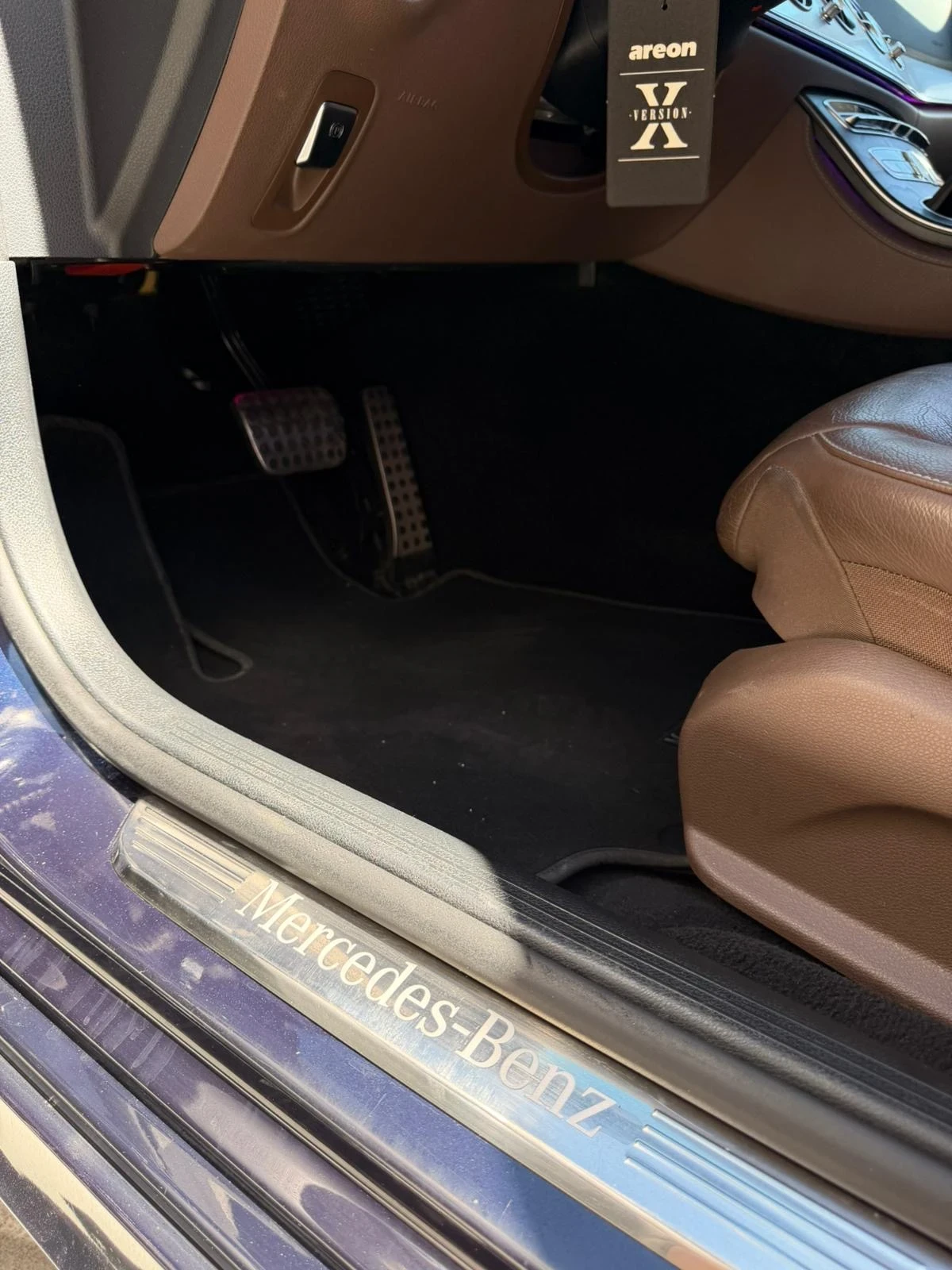 Mercedes-Benz E 220  4 MATIC -Спорт Пакет, снимка 5 - Автомобили и джипове - 54034504