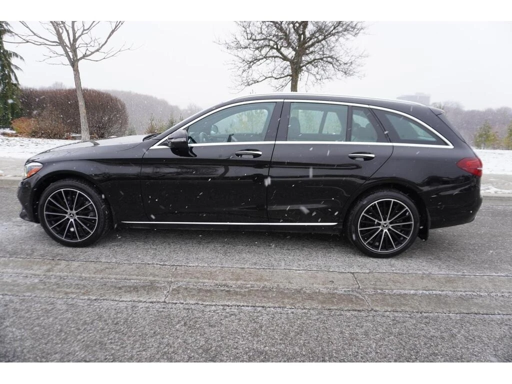 Mercedes-Benz C 300 * АВТО КРЕДИТ* ЦЕНА ДО БГ * СЕРВИЗНА ИСТОРИЯ *  - изображение 2