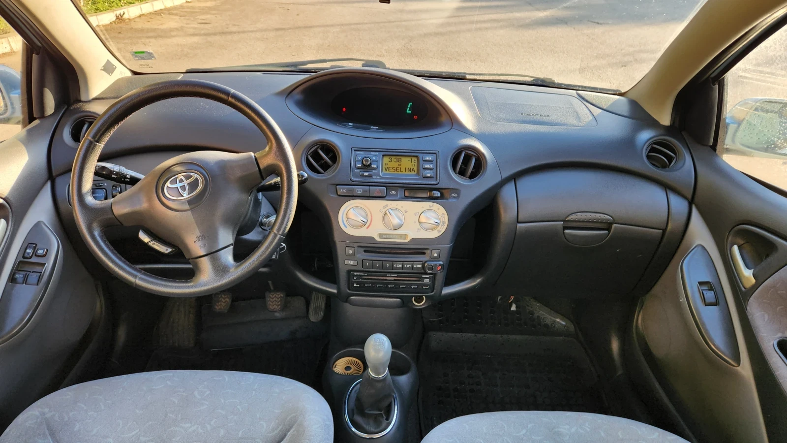 Toyota Yaris 1.3 Vvti - изображение 9