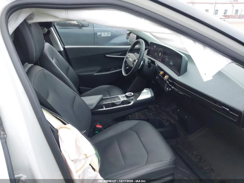 Kia EV6 WIND AWD 320кс - изображение 5