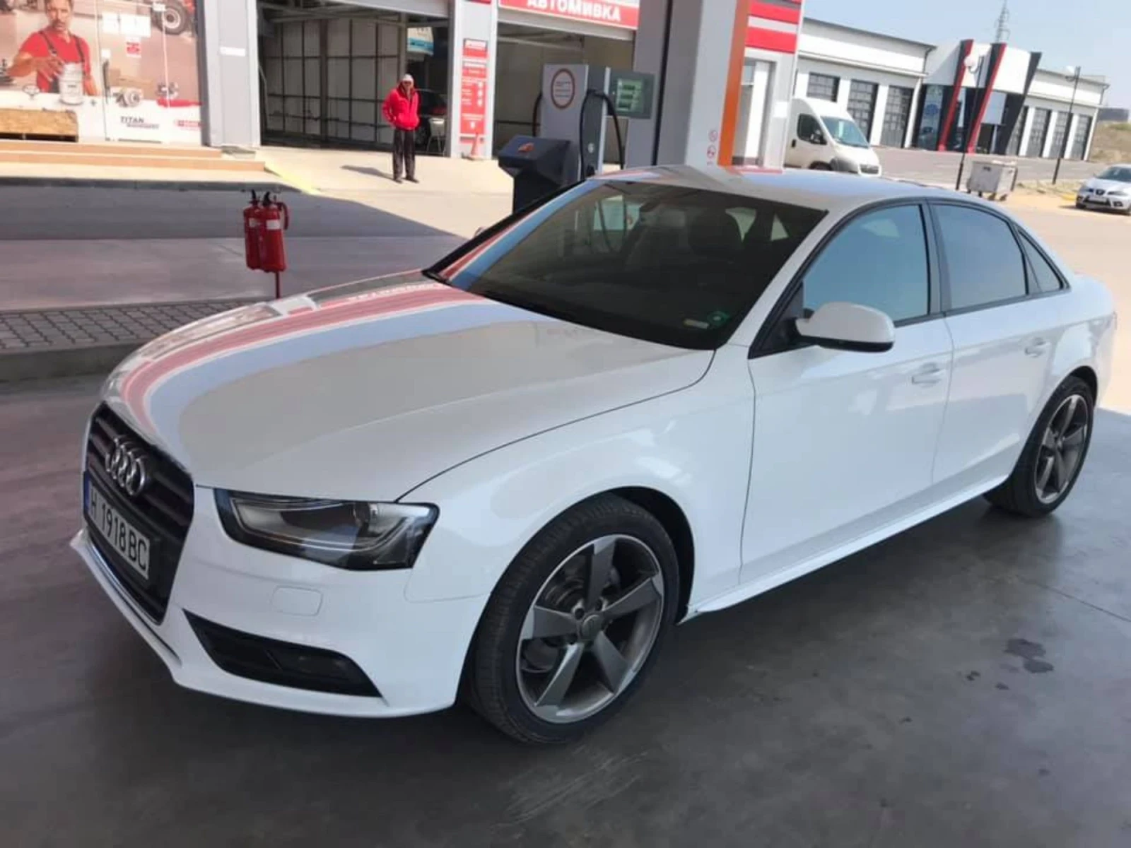 Audi A4 2.0 Sline, снимка 9 - Автомобили и джипове - 53909098