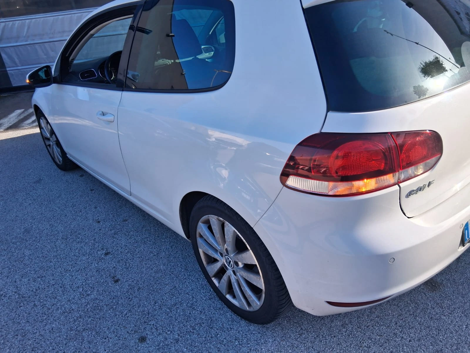 VW Golf КАТО НОВА, снимка 2 - Автомобили и джипове - 54388168
