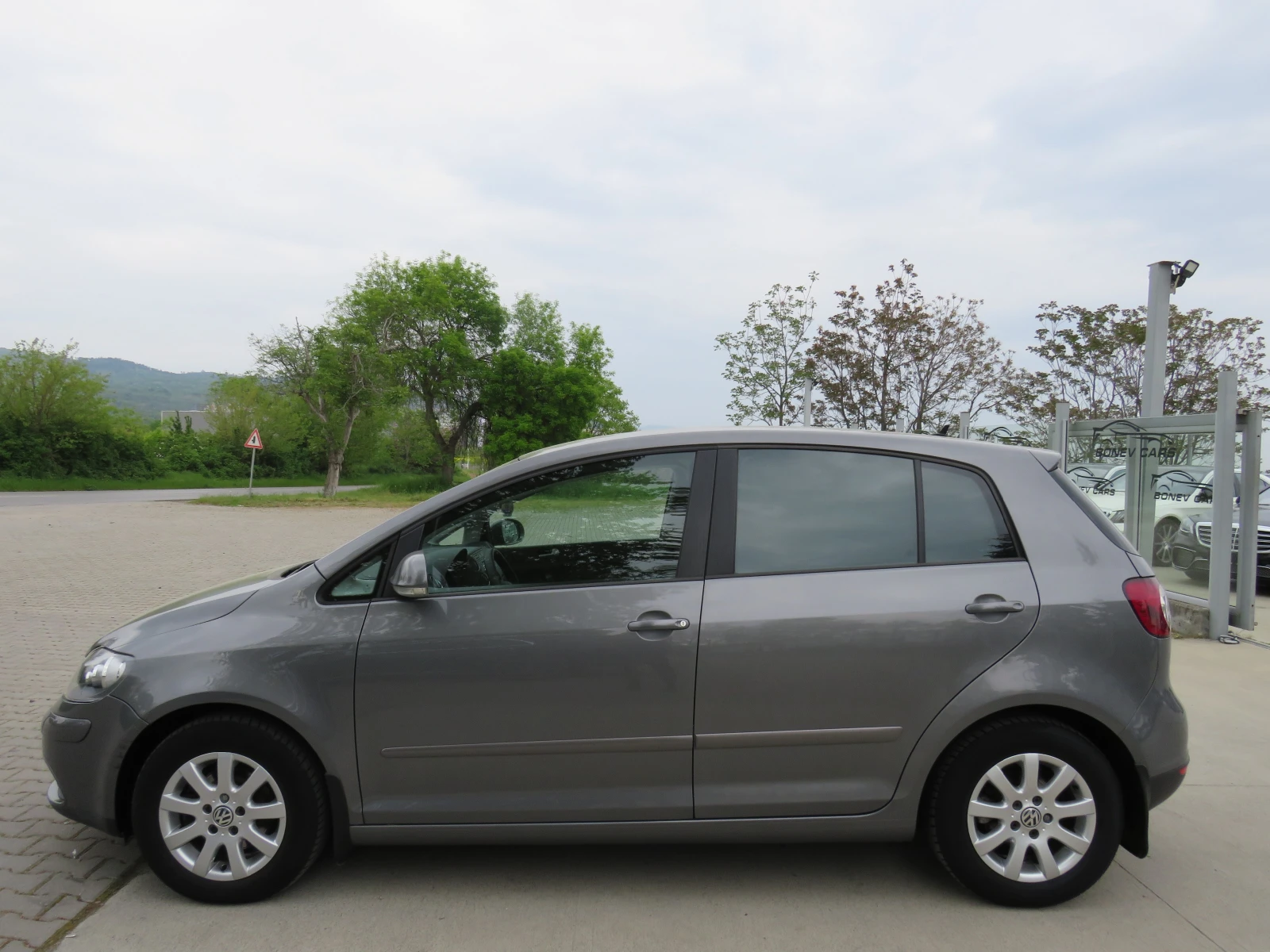 VW Golf Plus РЪЧКА 1.6 БЕНЗИН, снимка 8 - Автомобили и джипове - 54507911