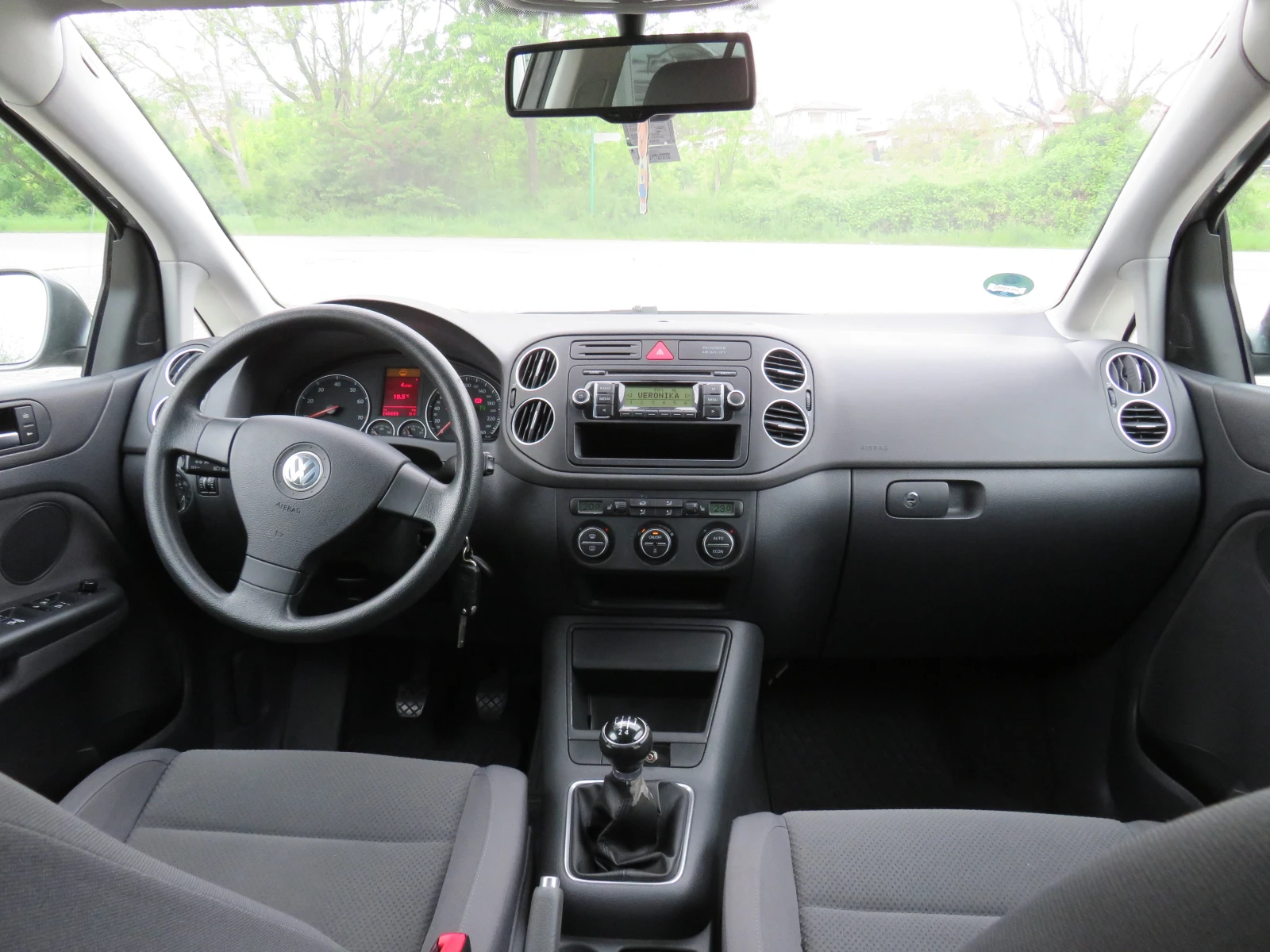 VW Golf Plus РЪЧКА 1.6 БЕНЗИН, снимка 14 - Автомобили и джипове - 54507911