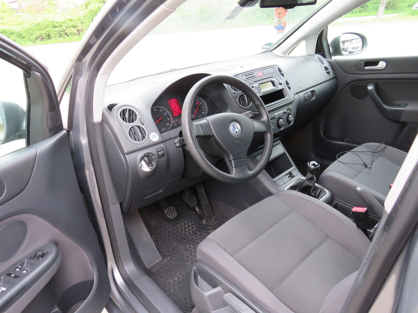 VW Golf Plus РЪЧКА 1.6 БЕНЗИН, снимка 9 - Автомобили и джипове - 54507911