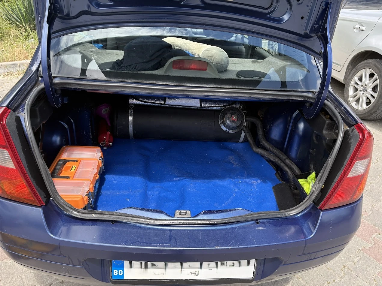 Renault Symbol RN, снимка 6 - Автомобили и джипове - 54582043