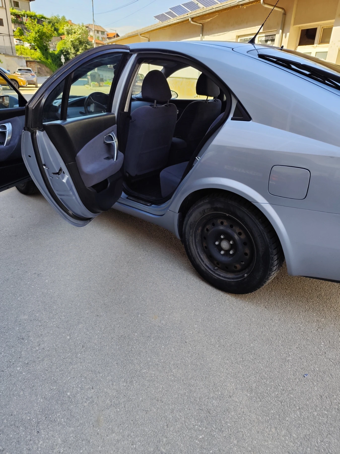 Nissan Primera, снимка 2 - Автомобили и джипове - 54916492