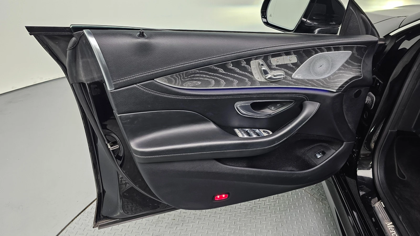 Mercedes-Benz CLS 450 AMG line/Head up/360 Cam/Подгрев/ДИСТРОНИК, снимка 5 - Автомобили и джипове - 55445334