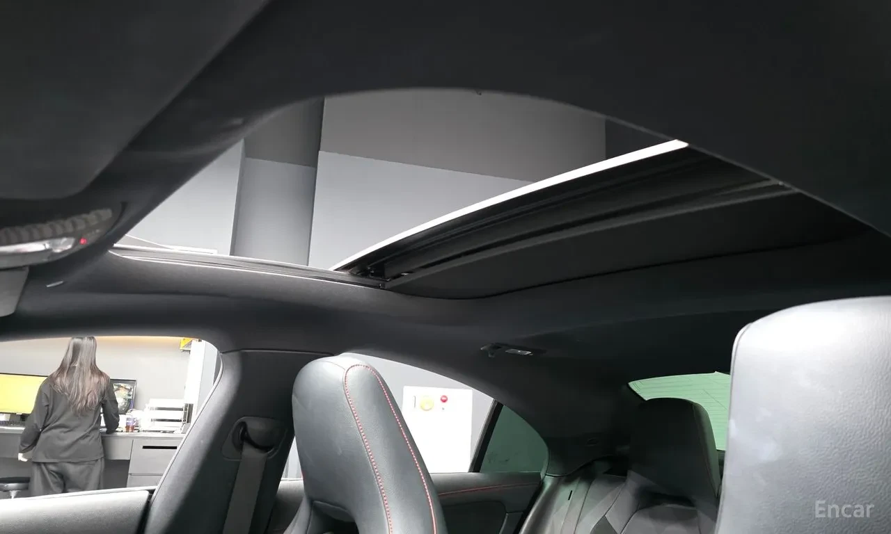 Mercedes-Benz CLA 250 4MATIC AMG LINE | АЛКАНТАРА | ПОДГРЕВ | 360 КАМЕРИ, снимка 16 - Автомобили и джипове - 55446242