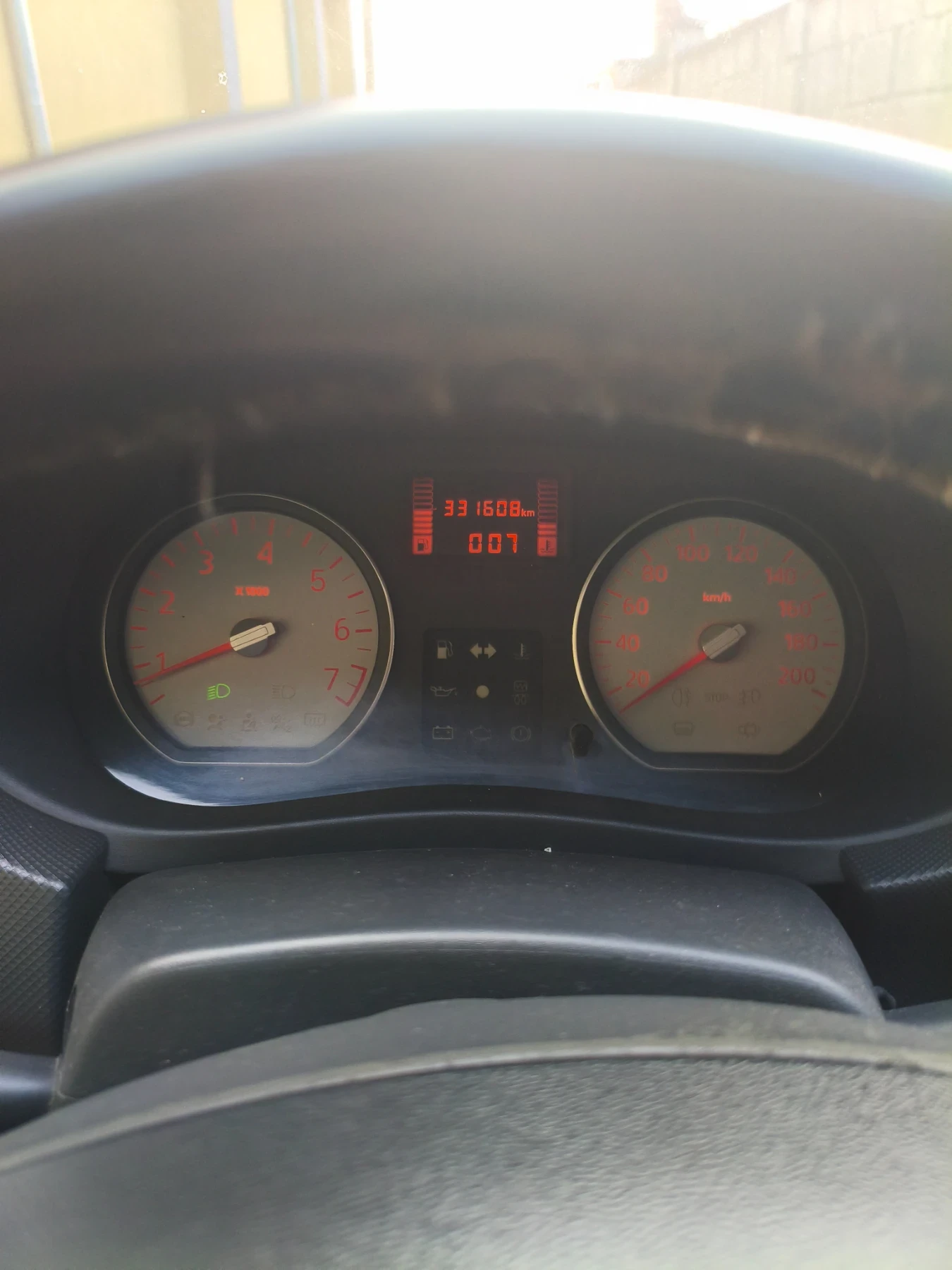 Dacia Logan, снимка 5 - Автомобили и джипове - 55598266
