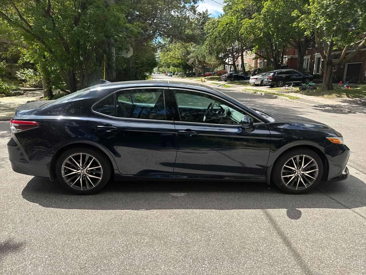 Toyota Camry * Hybrid * CARFAX * ОПЦИЯ ЗА ФИНАНСИРАНЕ, снимка 3 - Автомобили и джипове - 55754316