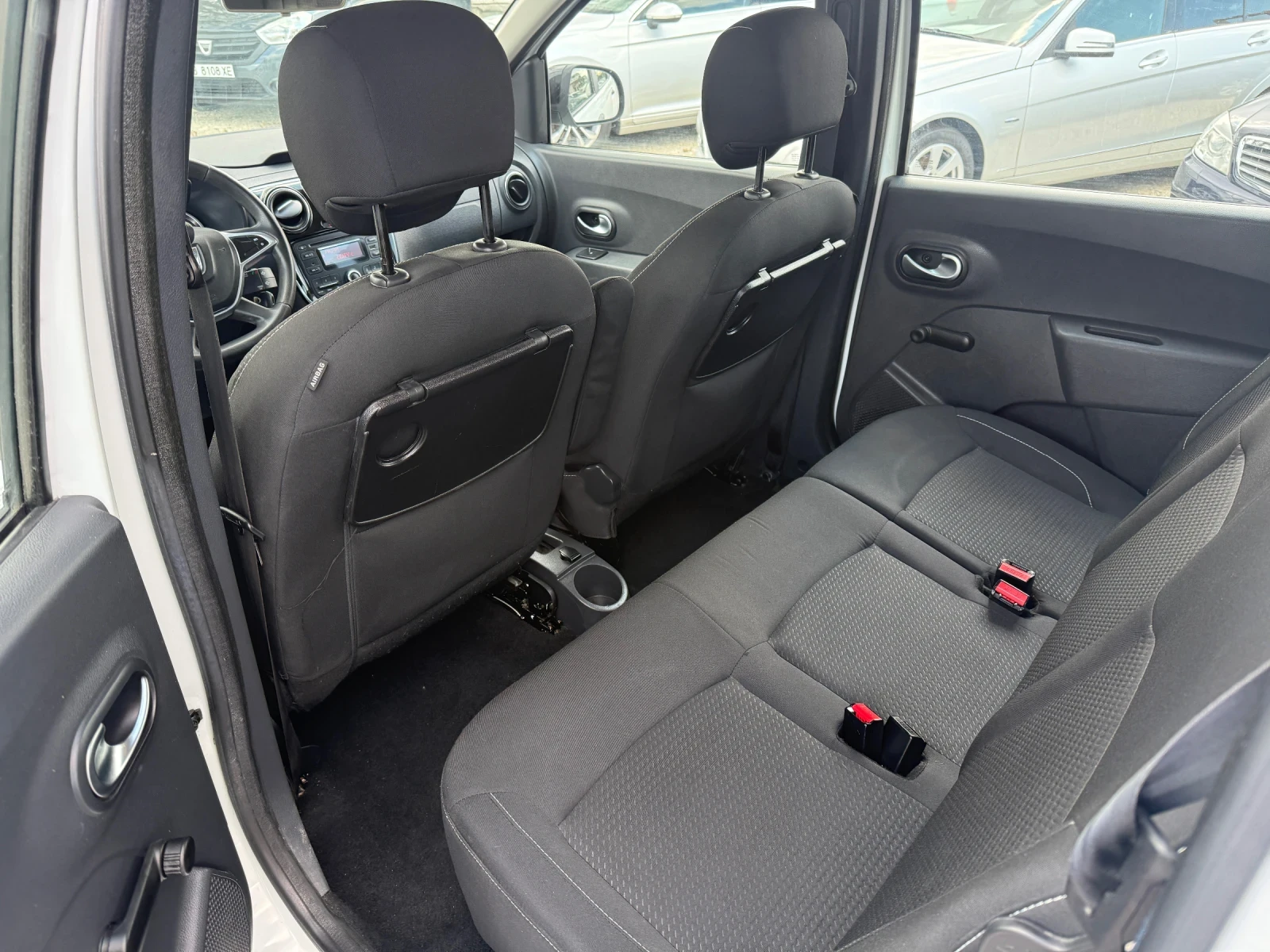 Dacia Lodgy 1.6 LPG / 6+ 1, снимка 11 - Автомобили и джипове - 55792440