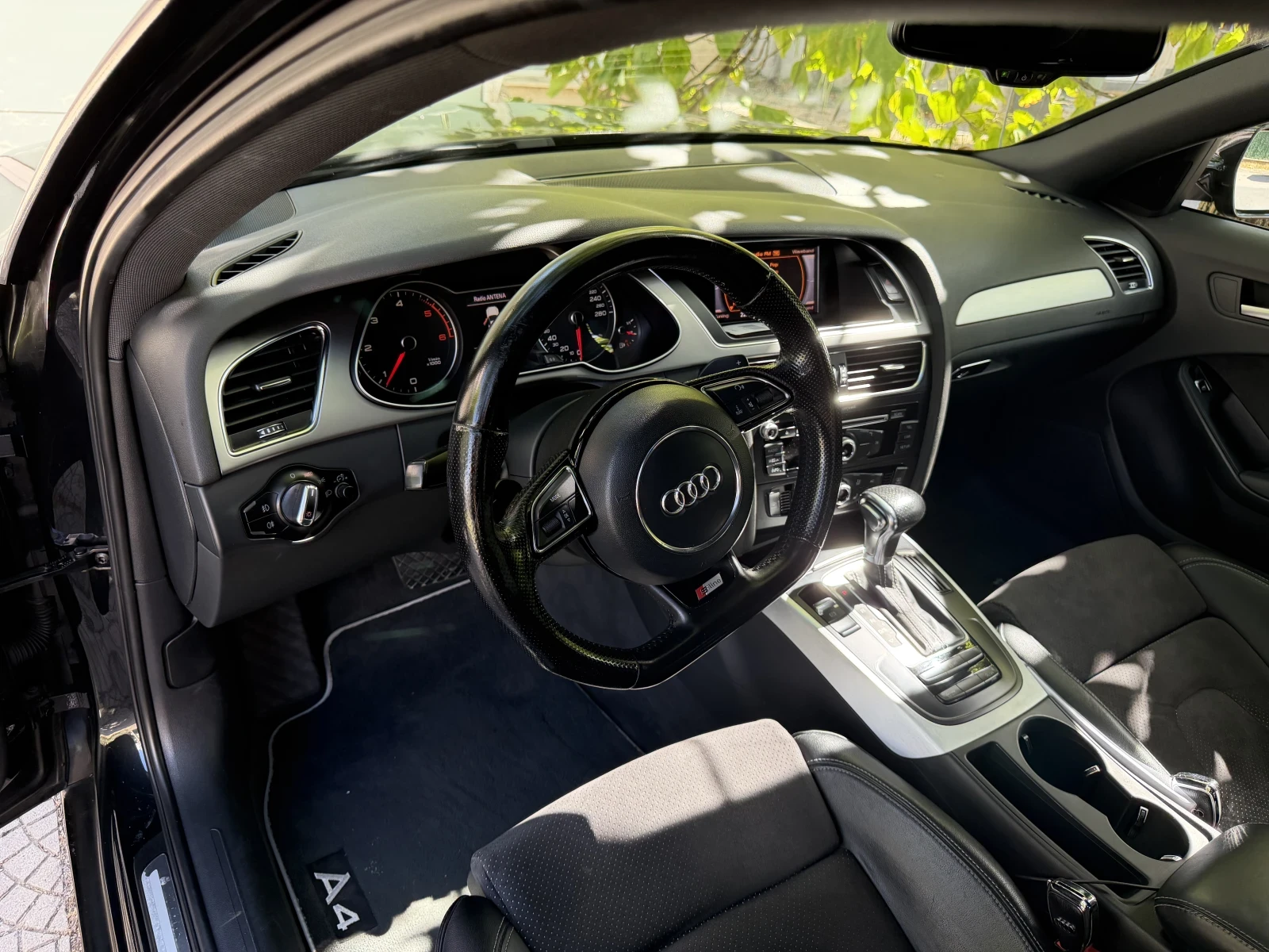 Audi A4 2.0 TDI S-line * 177 * Facelift, снимка 5 - Автомобили и джипове - 55944054
