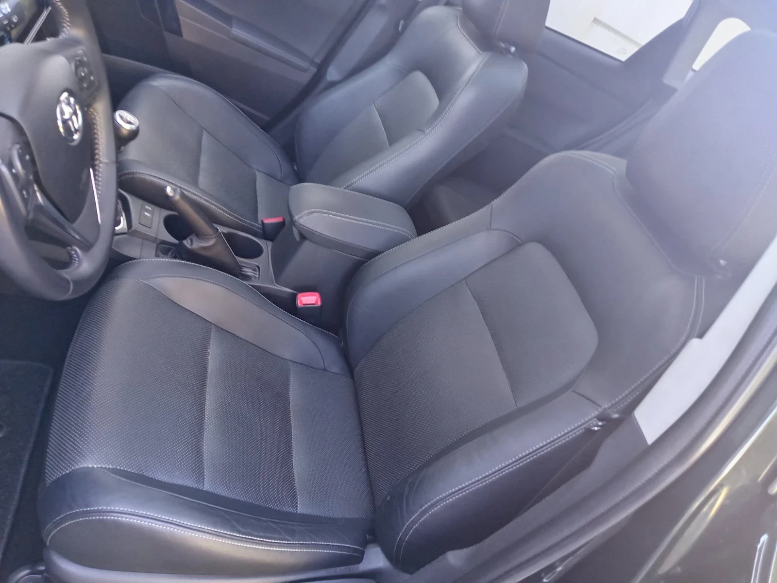Toyota Auris !!! Benzin !!!Panorama !!!Evro6!!!, снимка 10 - Автомобили и джипове - 56335967