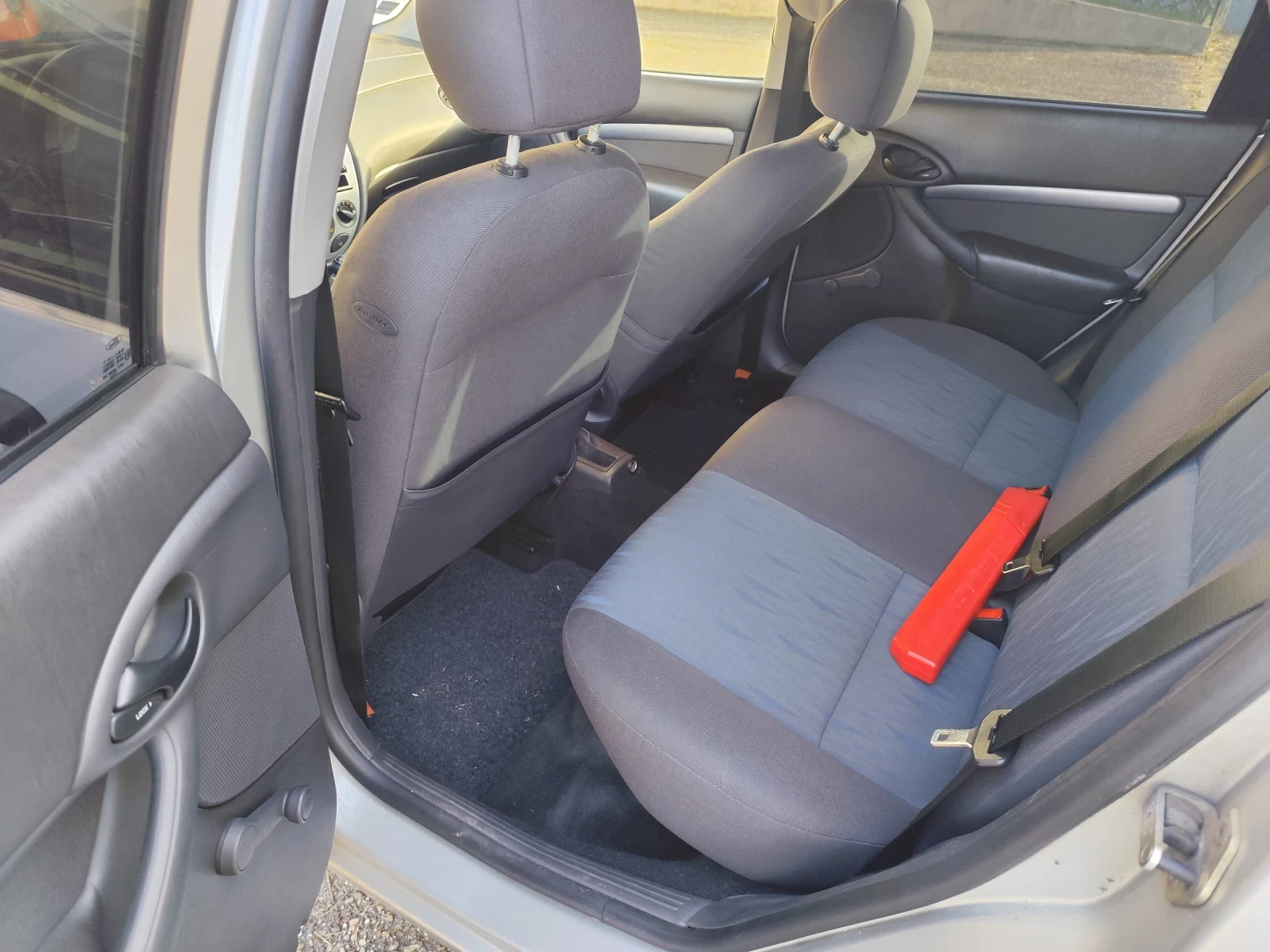 Ford Focus 1.6i zetec , снимка 4 - Автомобили и джипове - 56360184