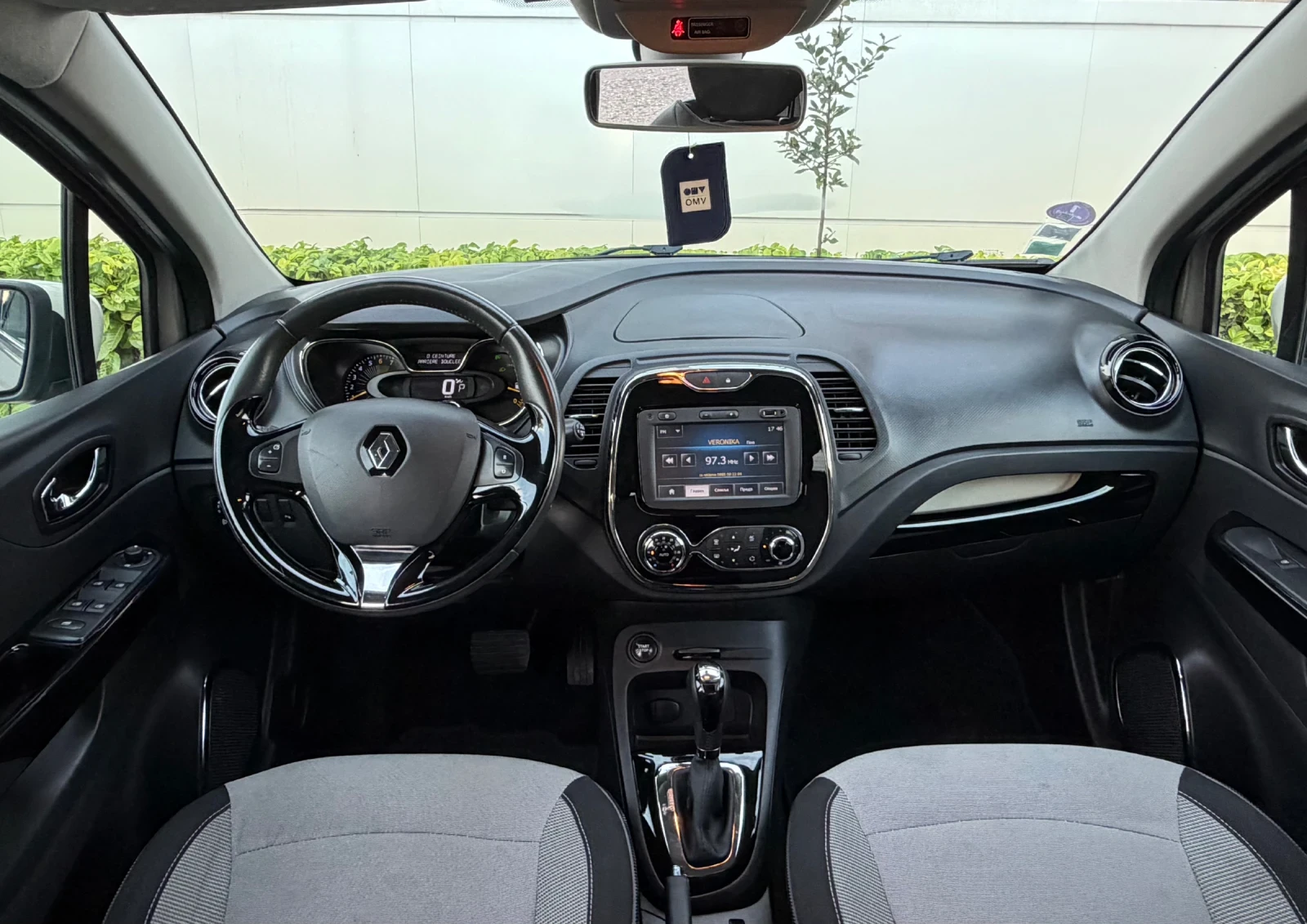 Renault Captur 1.2Tce Automatic/Keyless/LED, снимка 9 - Автомобили и джипове - 56432105
