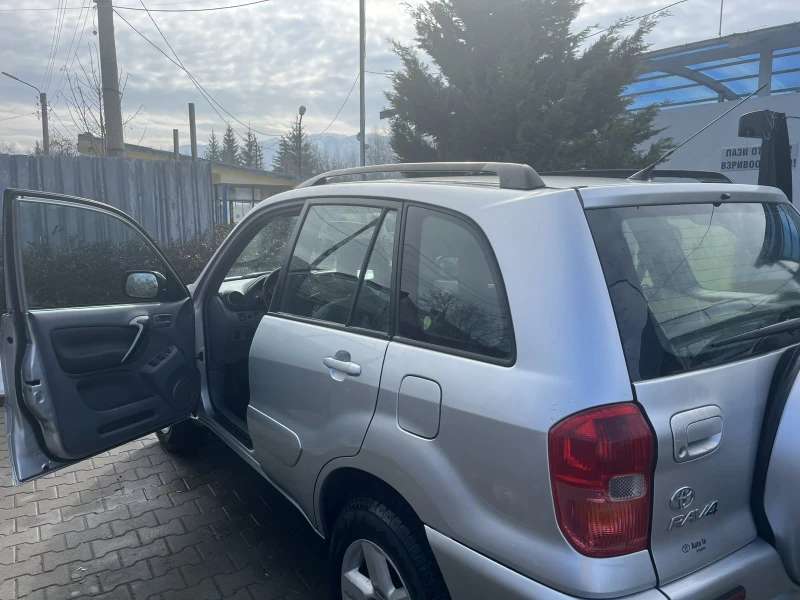 Toyota Rav4 2.0 D4D 116 кс., снимка 5 - Автомобили и джипове - 48949446