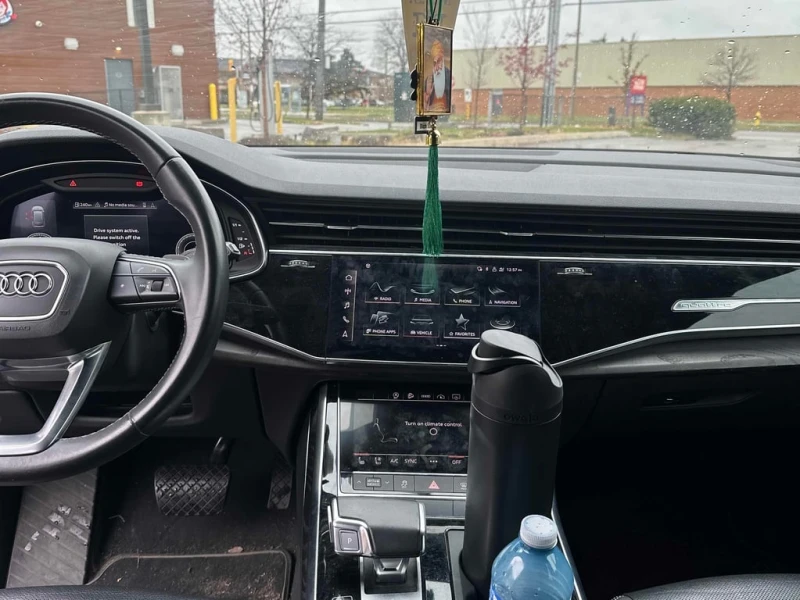 Audi Q8 Progressiv  CARFAX, снимка 9 - Автомобили и джипове - 52535821