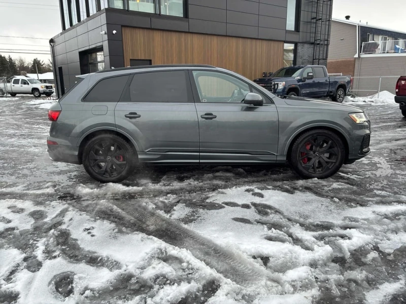 Audi SQ7 * Premium Plus * CARFAX * БЕЗ ПЪРВОНАЧАЛНА ВНОСКА, снимка 3 - Автомобили и джипове - 52943550