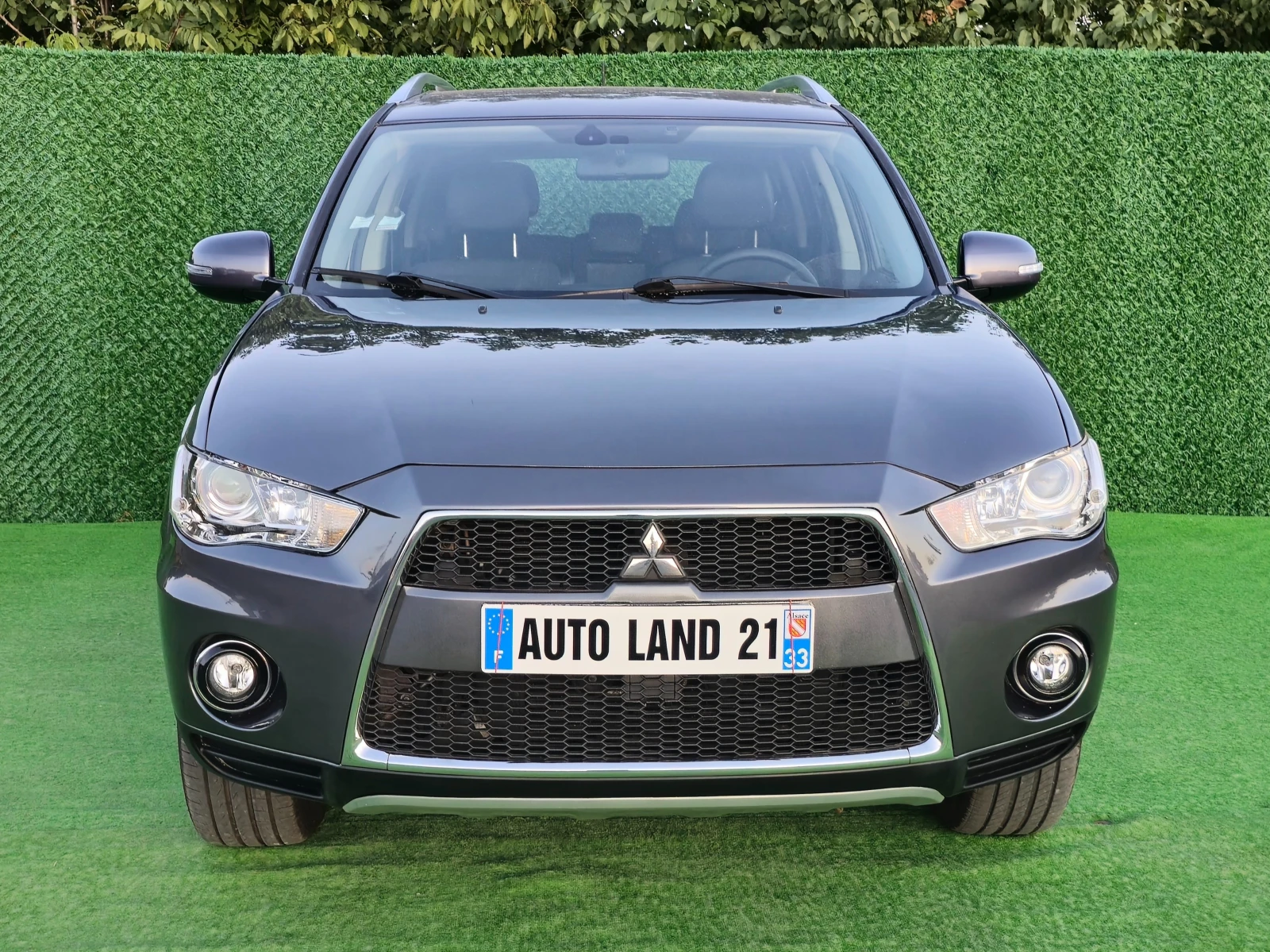 Mitsubishi Outlander 2.0d* 140кс* FACE LIFT* 4x4 - изображение 2