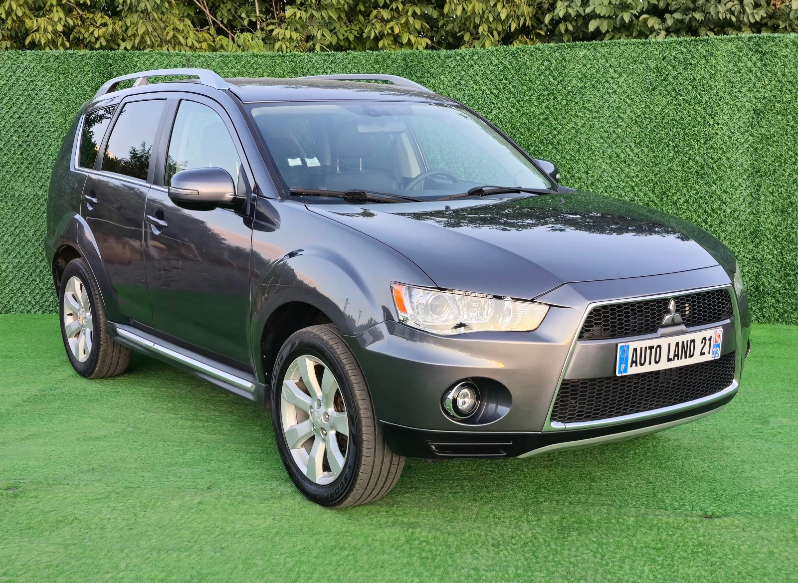 Mitsubishi Outlander 2.0d* 140кс* FACE LIFT* 4x4 - изображение 3