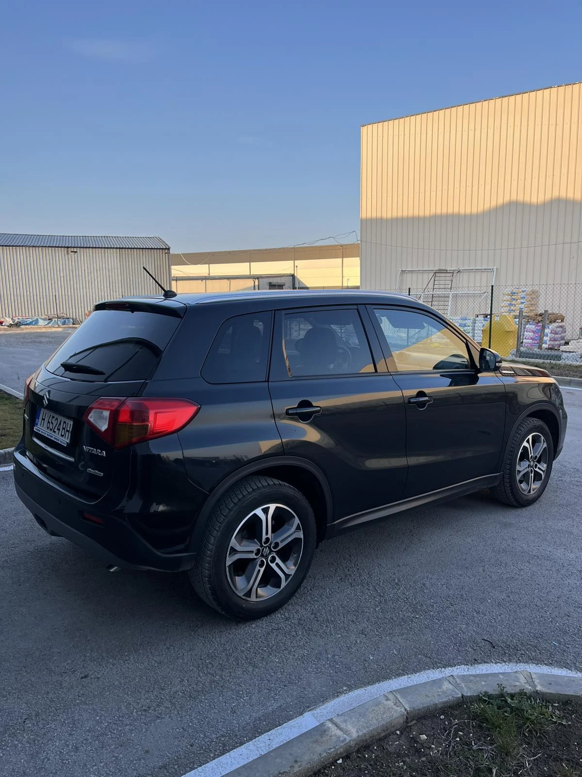 Suzuki Vitara 1.6i allgrip 4x4 - изображение 6