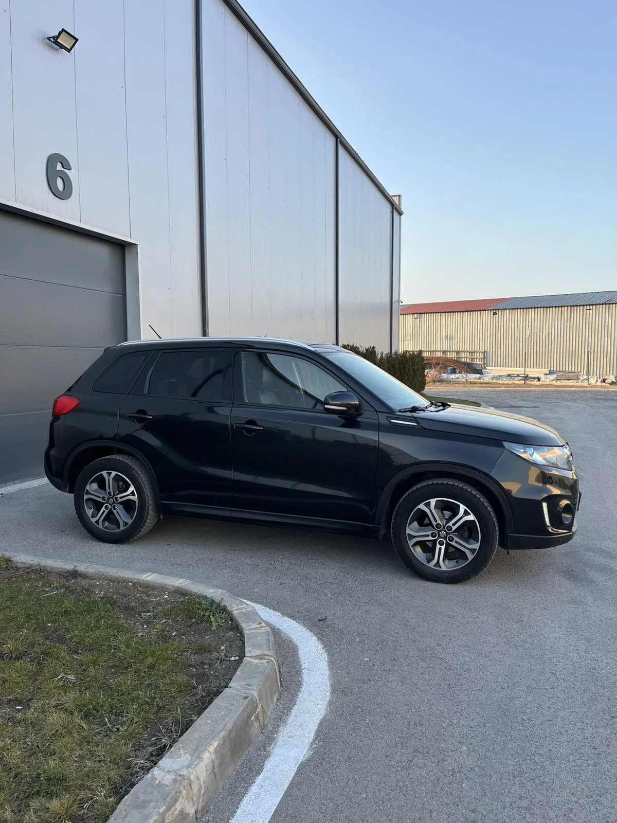 Suzuki Vitara 1.6i allgrip 4x4 - изображение 4