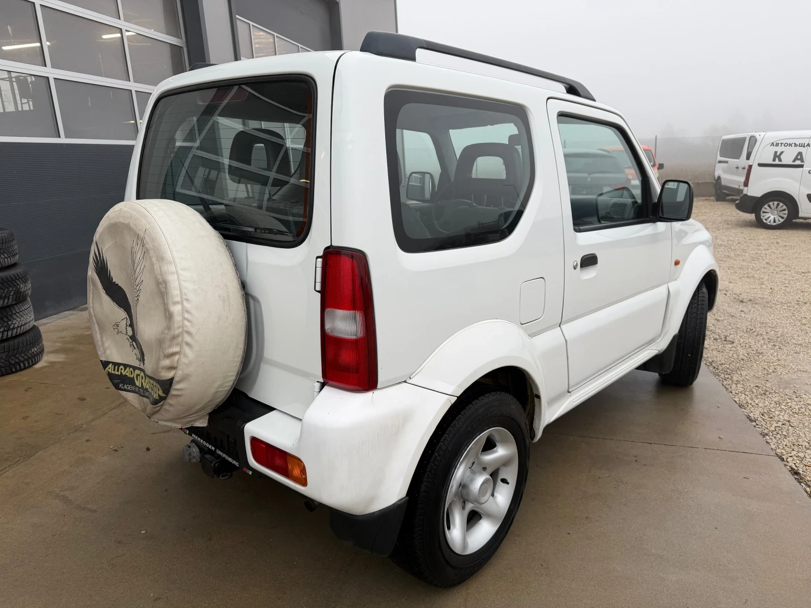 Suzuki Jimny 1.3/80кс 4х4 Климатик 100000км Сервизни Документи - изображение 7