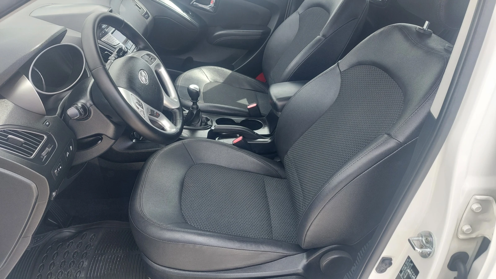 Hyundai IX35 1.6i GPL BRC ТОП !!!!, снимка 9 - Автомобили и джипове - 55432672