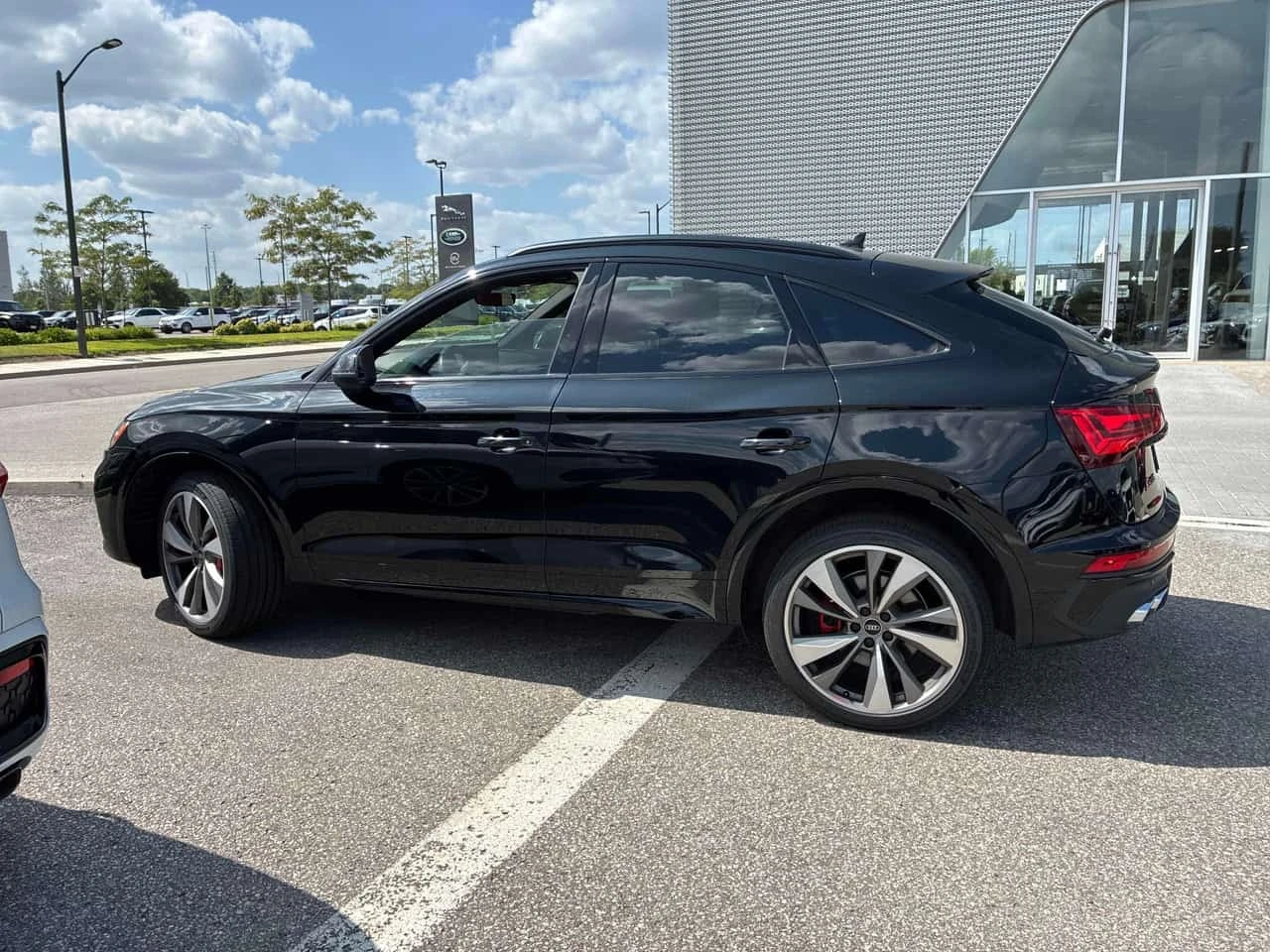 Audi SQ5 * CARFAX * ОТ ПРЕДСТАВИТЕЛСТВО НА АУДИ, снимка 2 - Автомобили и джипове - 55781472