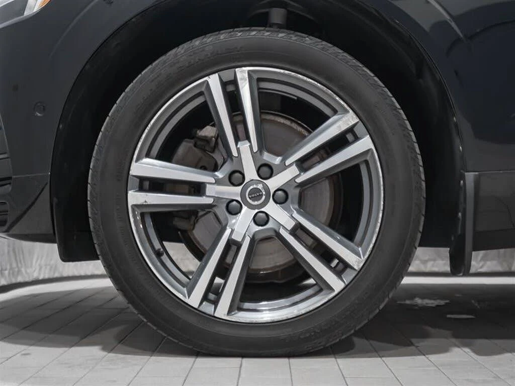 Volvo XC60 T6 MOMENTUM* DISTRONIC* ПАНОРАМА* КРАЙНА ЦЕНА, снимка 5 - Автомобили и джипове - 56004469