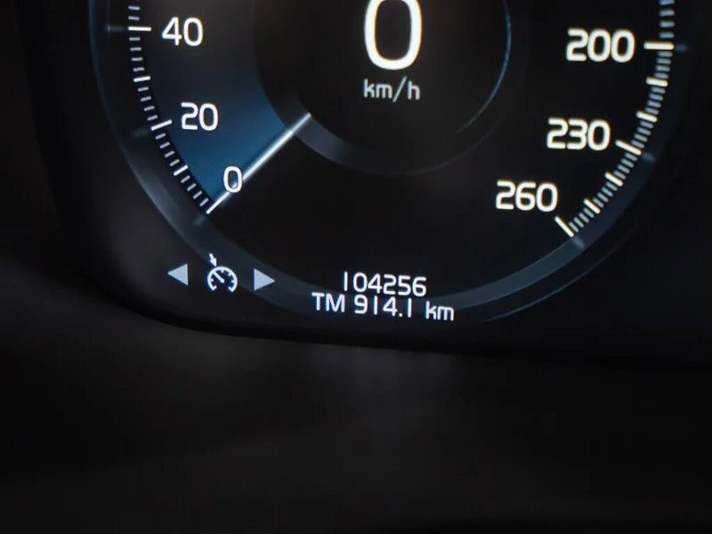 Volvo XC60 T6 MOMENTUM* DISTRONIC* ПАНОРАМА* КРАЙНА ЦЕНА, снимка 11 - Автомобили и джипове - 56004469