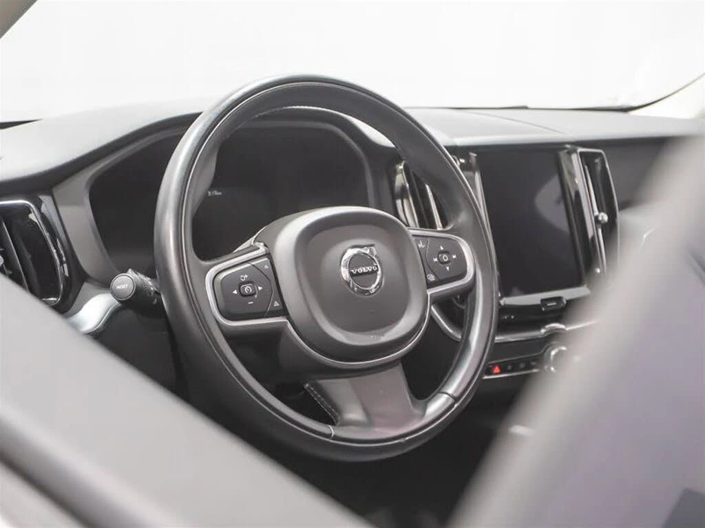 Volvo XC60 T6 MOMENTUM* DISTRONIC* ПАНОРАМА* КРАЙНА ЦЕНА, снимка 10 - Автомобили и джипове - 56004469